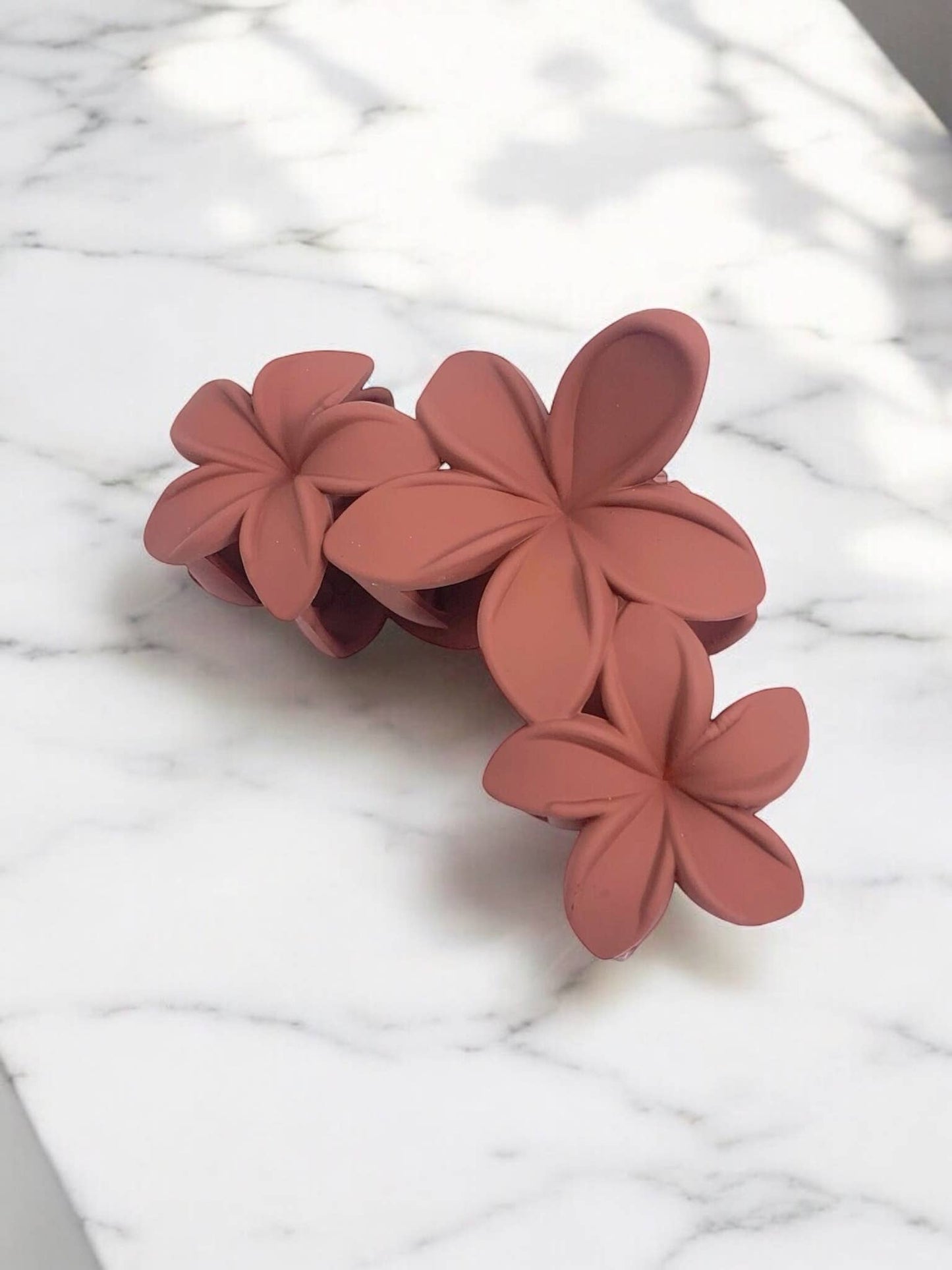 Hårklämma i blomform