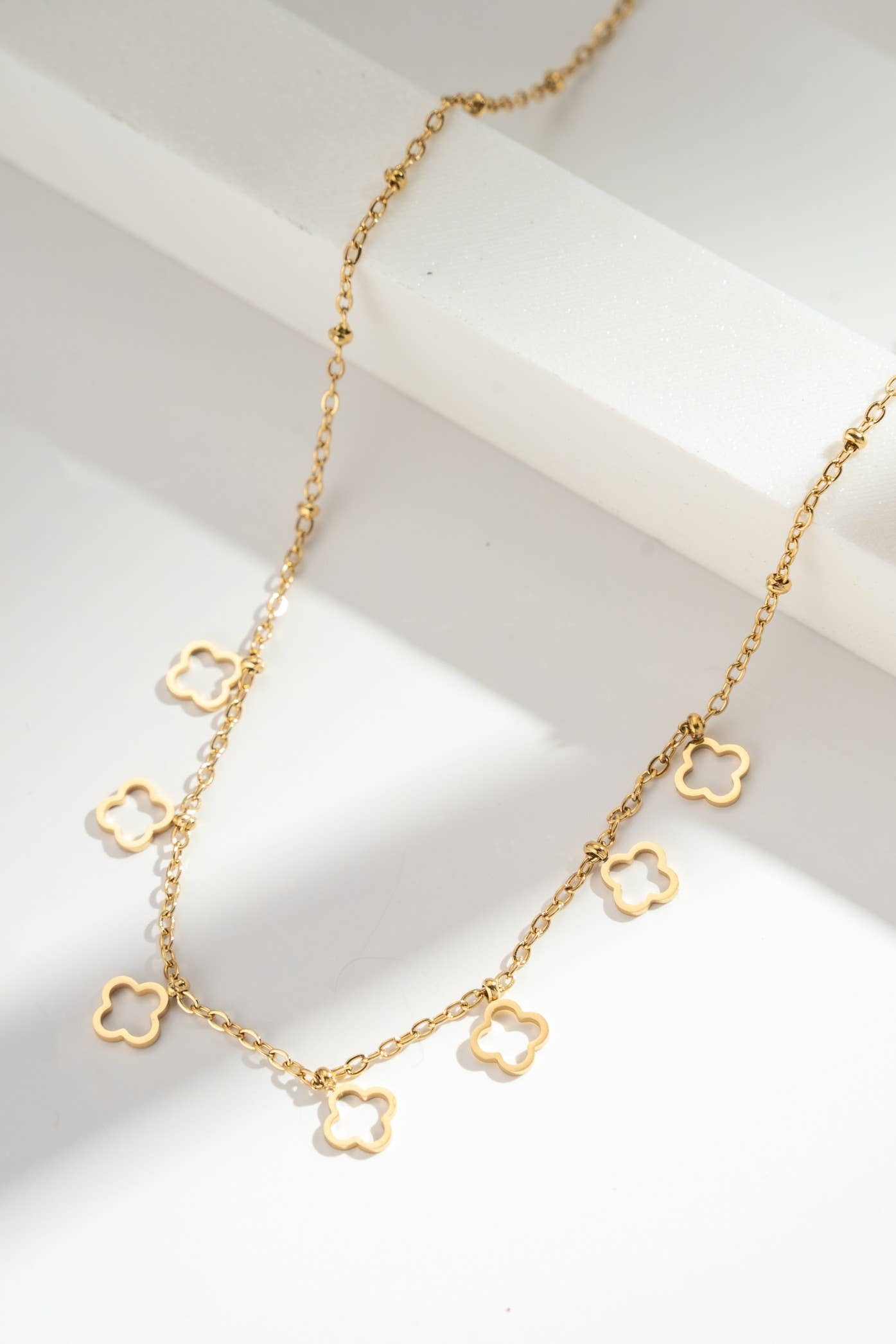 Gyllene Halsband Fyrklöver Rostfritt Stål Lyckobringare Minimalistisk
