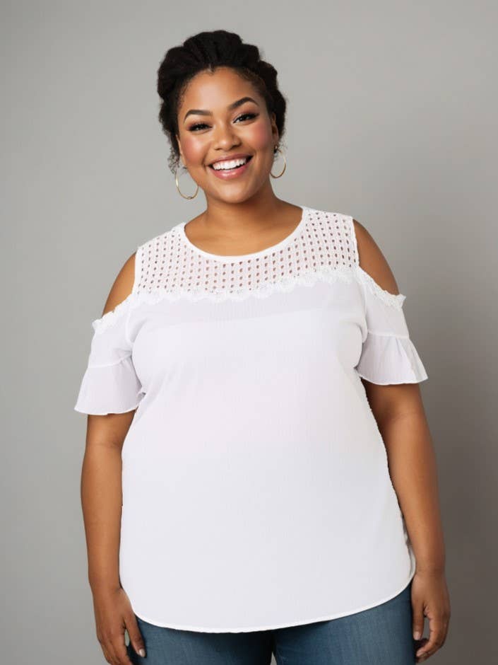 Vit topp med spets i stora storlekar med pärlor (A958)