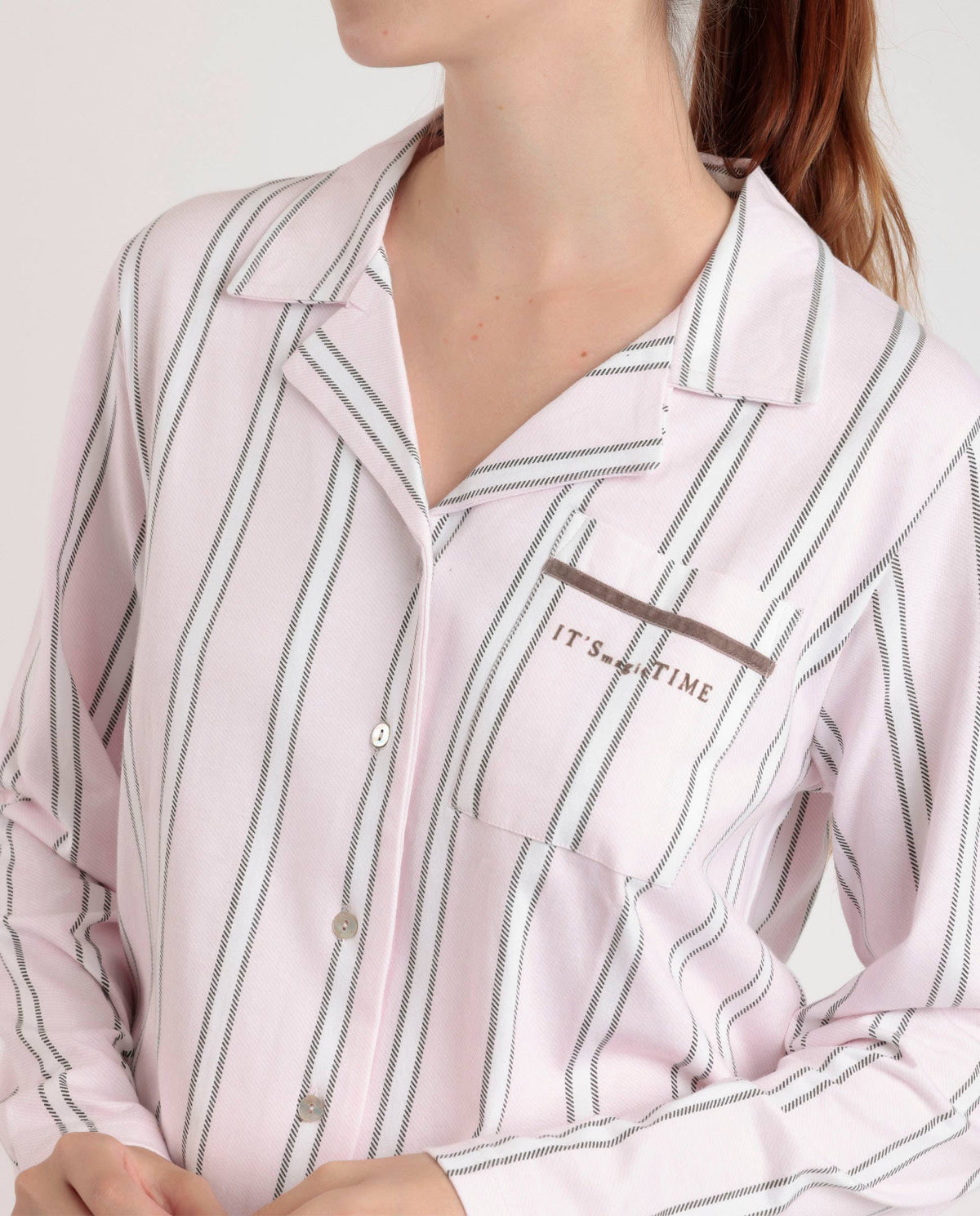 Magic Time pyjamas med knappar