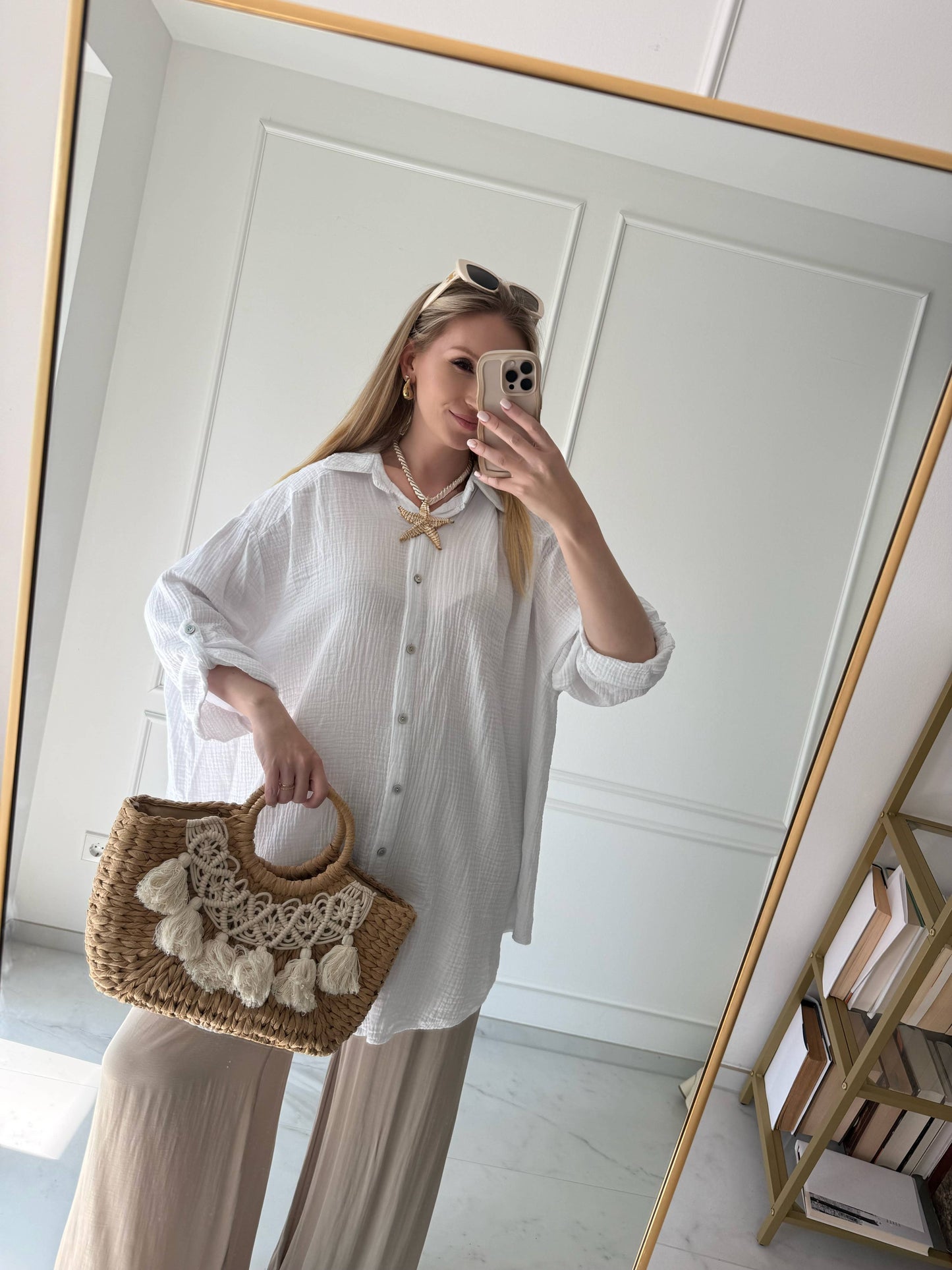 Oversize musslinblus med skyddande öga – Vit