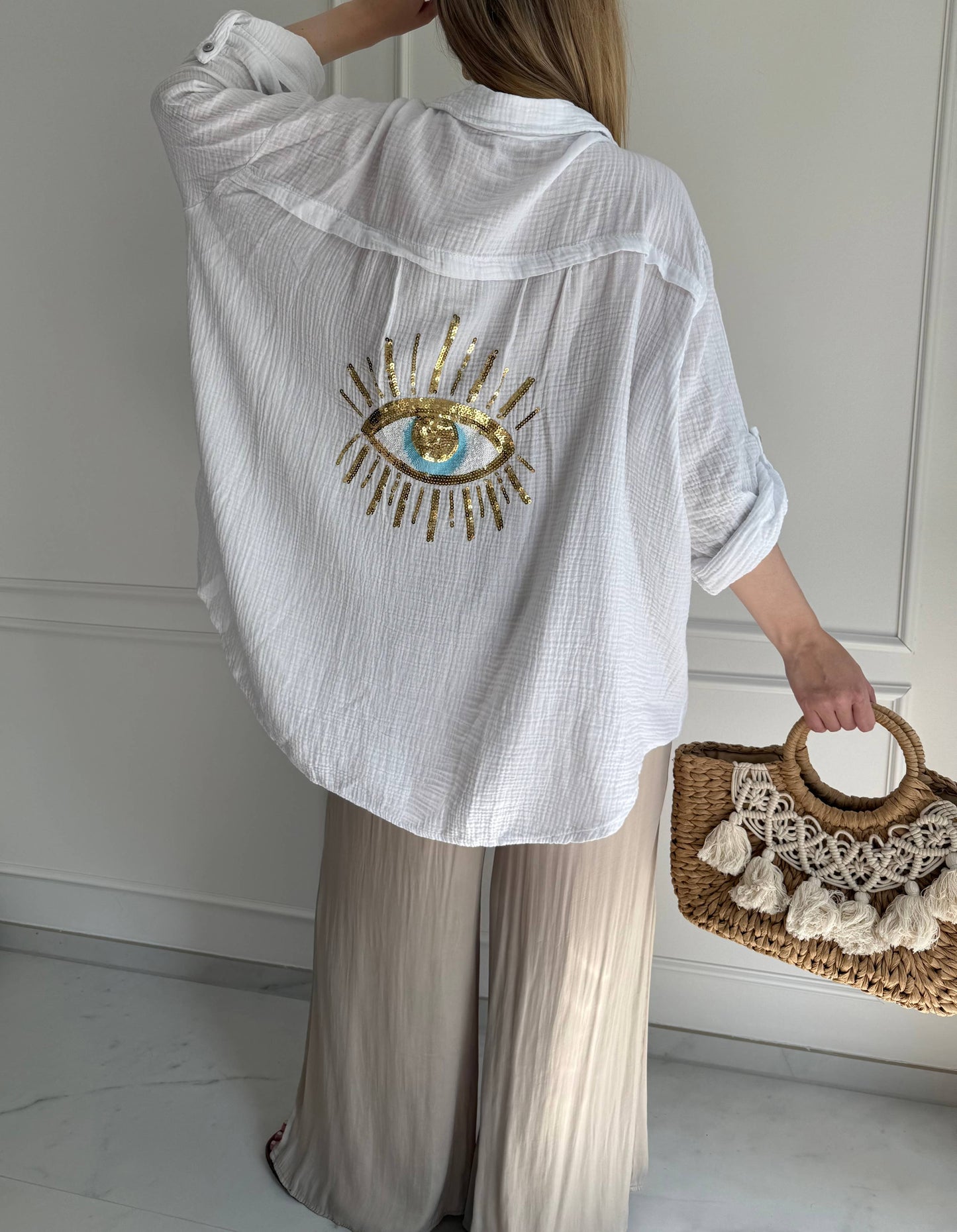 Oversize musslinblus med skyddande öga – Vit