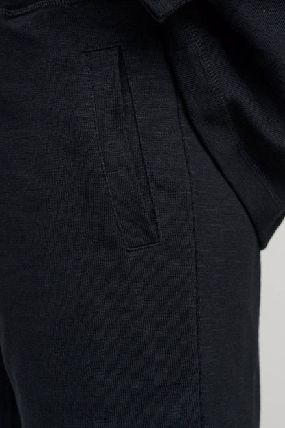 Skye sweatpants i svart med mönstrad väv och dekorativ sömnad