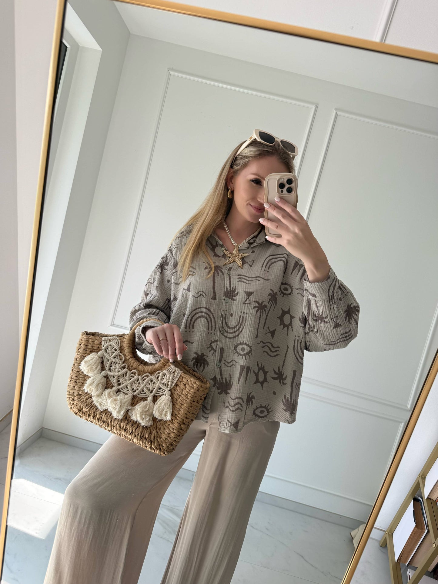 Musselinblus med palmer – Beige