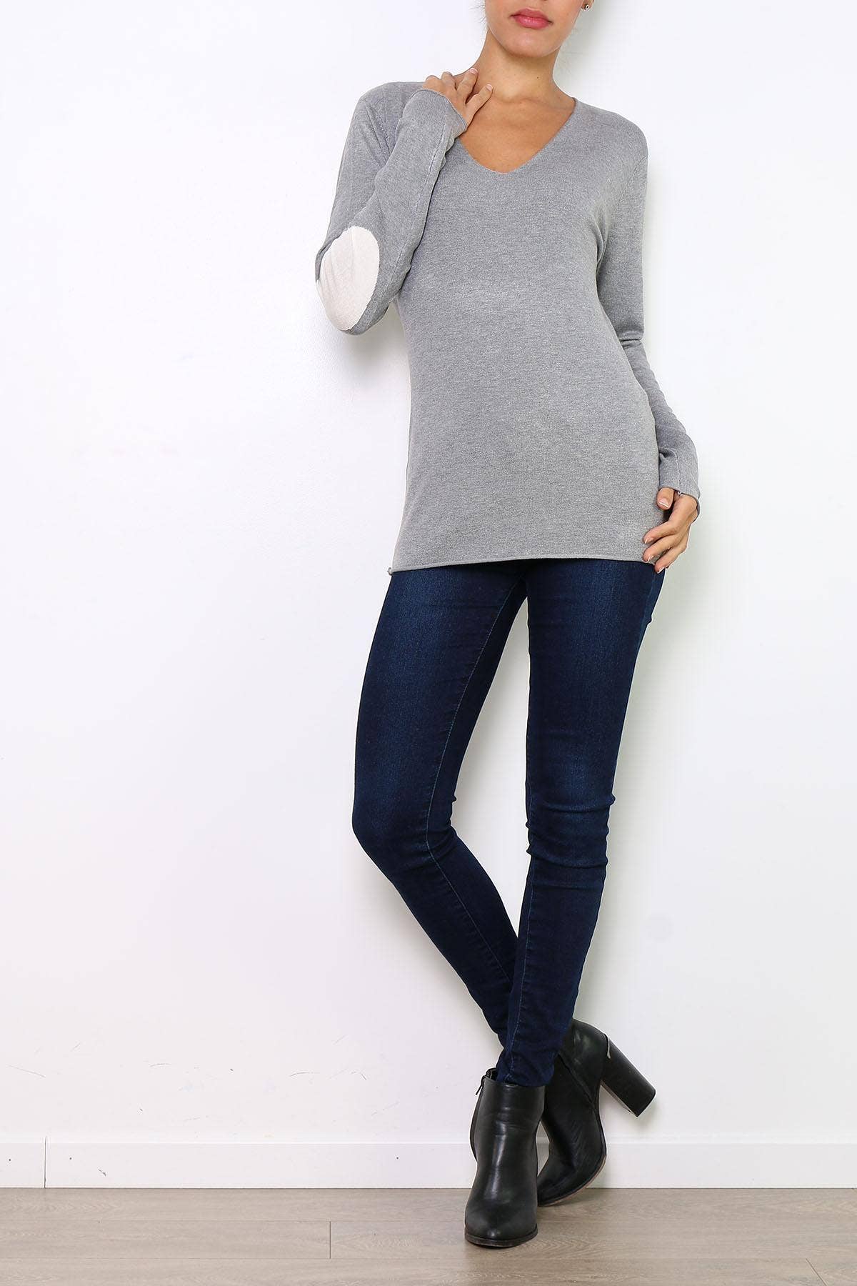 Tröja med V-ringning och klövermotiv